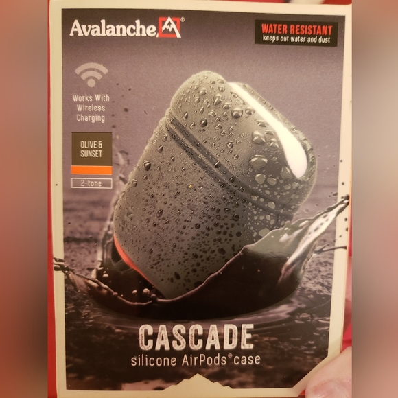 Avalanche case for air pods. Keeps out water and dust, has a clip for carrying - Picture 3 of 6